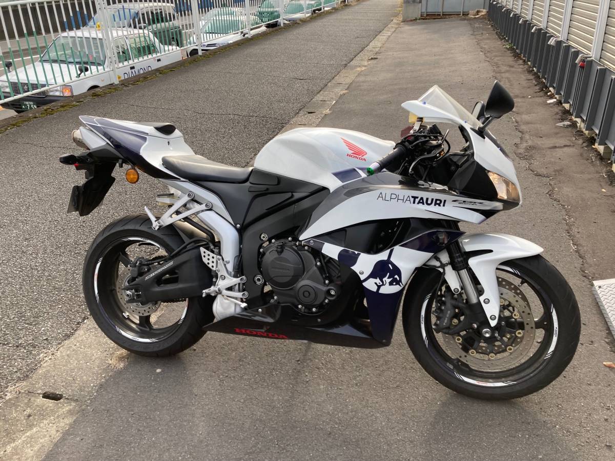 神奈川県内送料無料！！　最終値下げ　PC40　CBR600RR　逆車　ED仕様　外装つやつやの状態良好　検索　ZX-6R　YZF-R6　GSX-R600　PC37 CBR600RR PC40 逆輸入車(401cc-750cc)｜売買されたオークション情報
