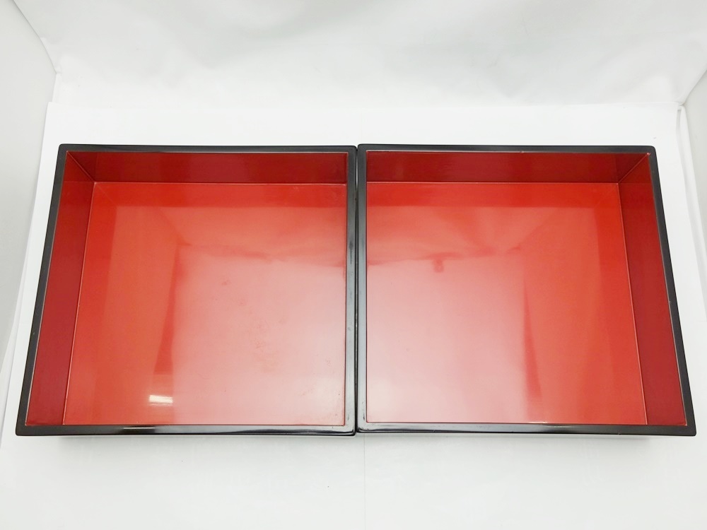 輪島塗 漆器 2段重箱 共箱・台付き 22-H-334 輪島塗 石田漆器店 定紋付 重箱 二段重 2段重 蓋2枚 黒内朱