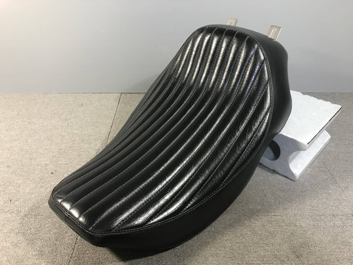 【専用出品】　管理番号01857　【表皮張替】　LePera　ラペラ　ソロシート　LN-005RK　ツーリング　ロードキング　97-01　タックロール