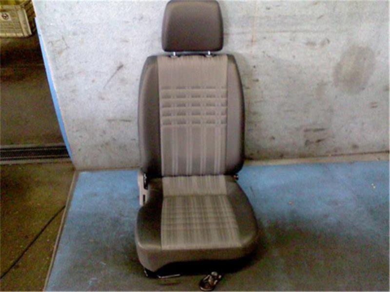 マツダ 純正 ボンゴ 《 SLP2V 》 運転席シート P70600-22007252