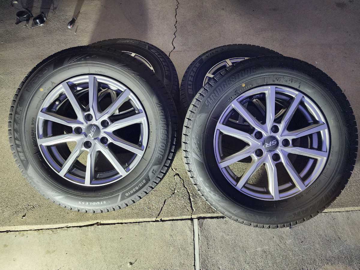 215/65r16 スタッドレス ブリジストン vrx3 2022年製造 イボ有 アルミ4 