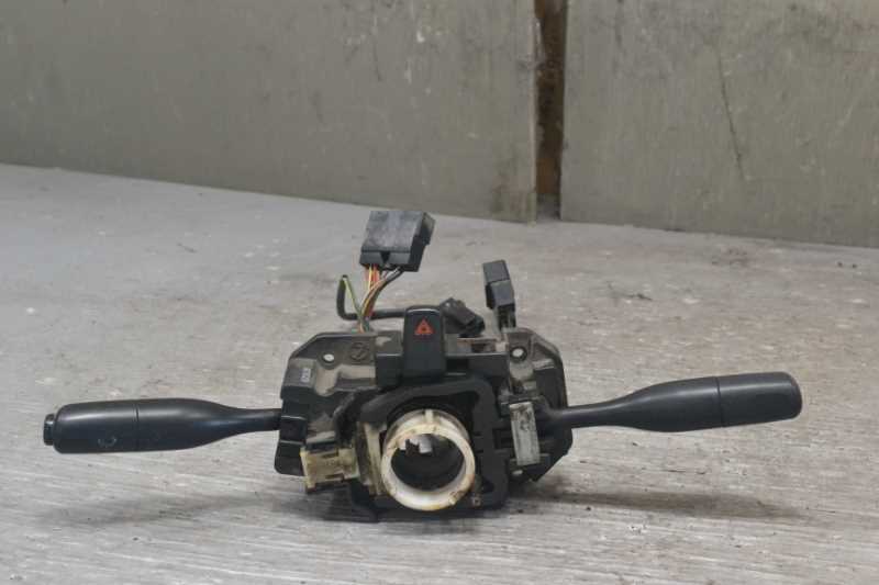 サンバー トラック 4WD 後期(KS4 KS3) 純正 動作保証 ディマースイッチ ワイパースイッチ 間欠 ハザードスイッチ付 / 83111TA000 K066953