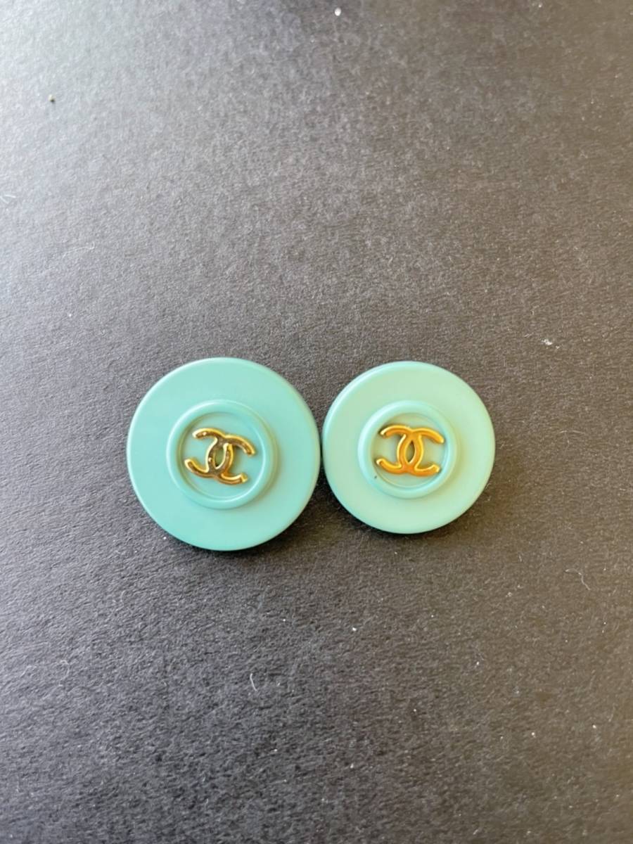HOT，高品質 本物 シャネル ボタン ヴィンテージ ココマーク 水色 ゴールド 20mm 17mm ２個セット(服飾小物)｜売買されたオークション情報、yahooの商品情報をアーカイブ公開 - オークファン 服飾小物