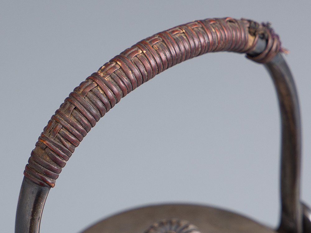 Yahoo!オークション 銀瓶 湯沸」(銀製) 純銀 約1.0L日本製・証明書付き 湯沸 【五】純銀 湯沸 銀瓶 重261g 箱付