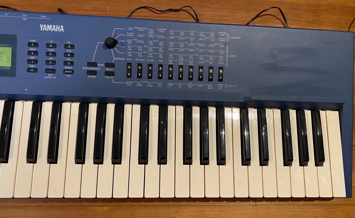 動作品 YAMAHA/ヤマハ コントロールシンセサイザー CS1x 61鍵 電源
