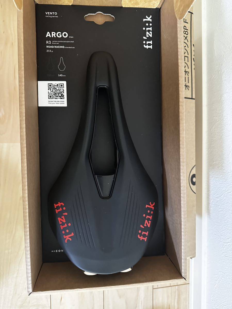 新品未使用（レア物）】fi'zi:k（フィジーク) VENTO ARGO R3 サドル