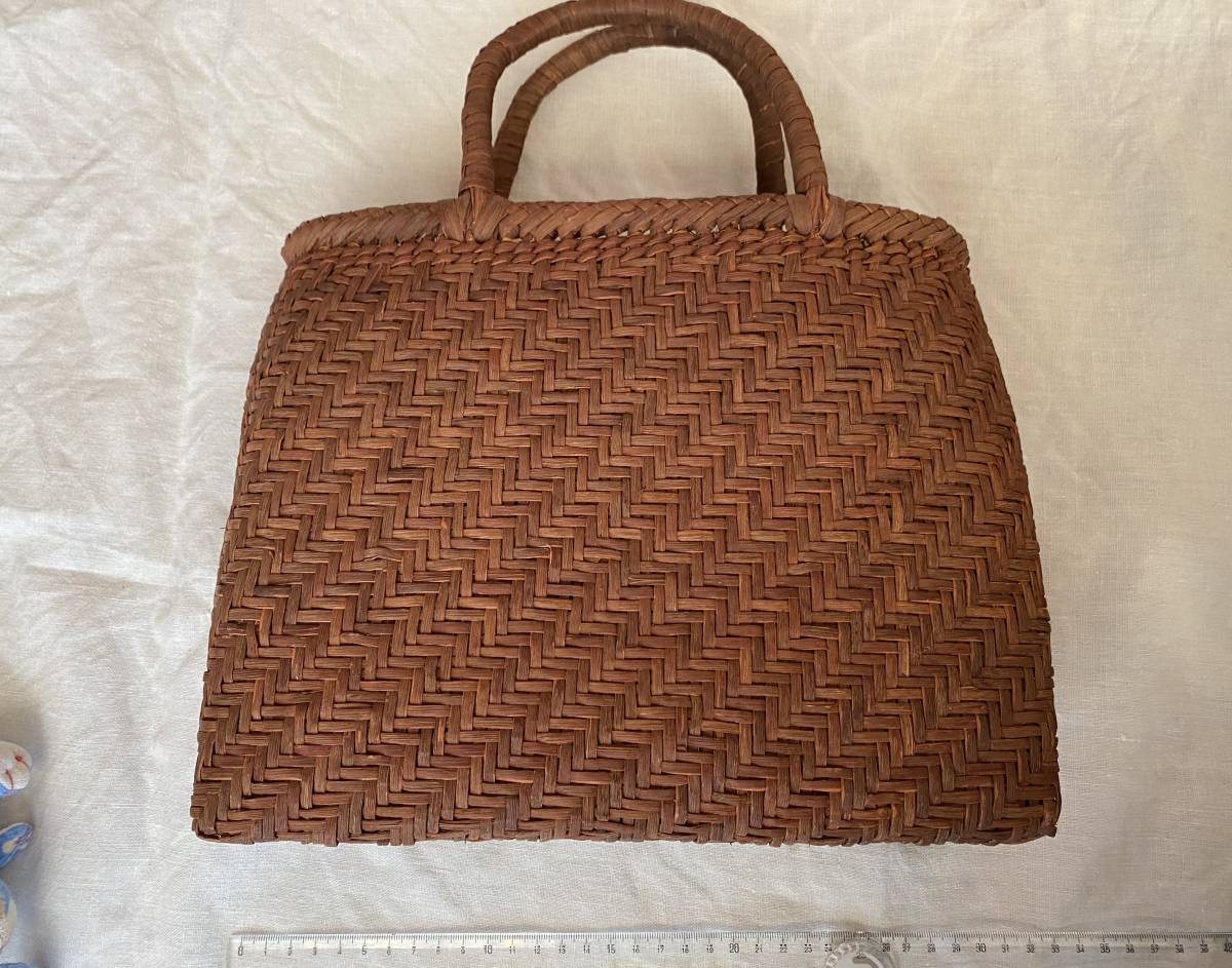 山葡萄バッグ★籠 手提げ まるみタイプ 未使用 （持ち手込み高さ約30センチ）ヤマブドウ 和装 