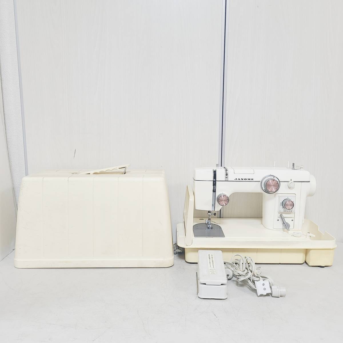 【A6706】　JANOME ジャノメ ミシン MODEL 802 ケース・フットペダル付き　簡易動作確認済み　手芸　裁縫　ハンドクラフト