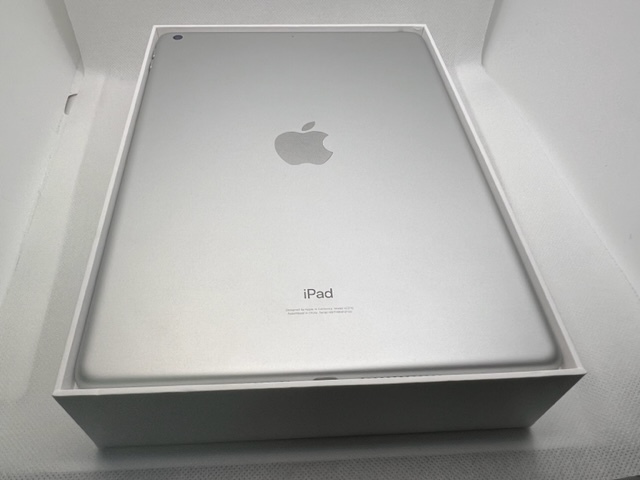 Apple iPad (第8世代) 32GB シルバー A2270 超美品】iPad 第8世代 32GB Wi-Fi シルバー MYLA2J/A A2270 2020 8th
