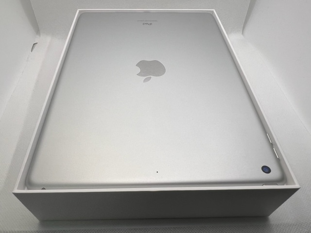超美品】iPad 第8世代 32GB Wi-Fi シルバー MYLA2J/A A2270 2020 8th