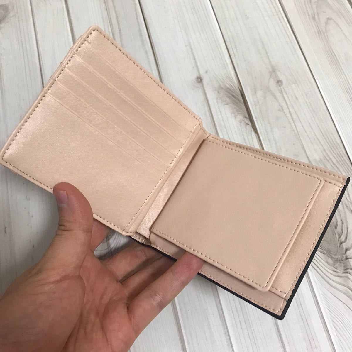 新作品 緑グリーン系　ハンドメイド ブライドレザー ヌメ革本革　牛革 メンズ 大容量二つ折り財布/小銭入れあり コンパクト 人気商品