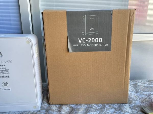 人気SALE，定番 動作確認済み 良品 UMIVC 変圧器 2000W 海外電気製品を日本
