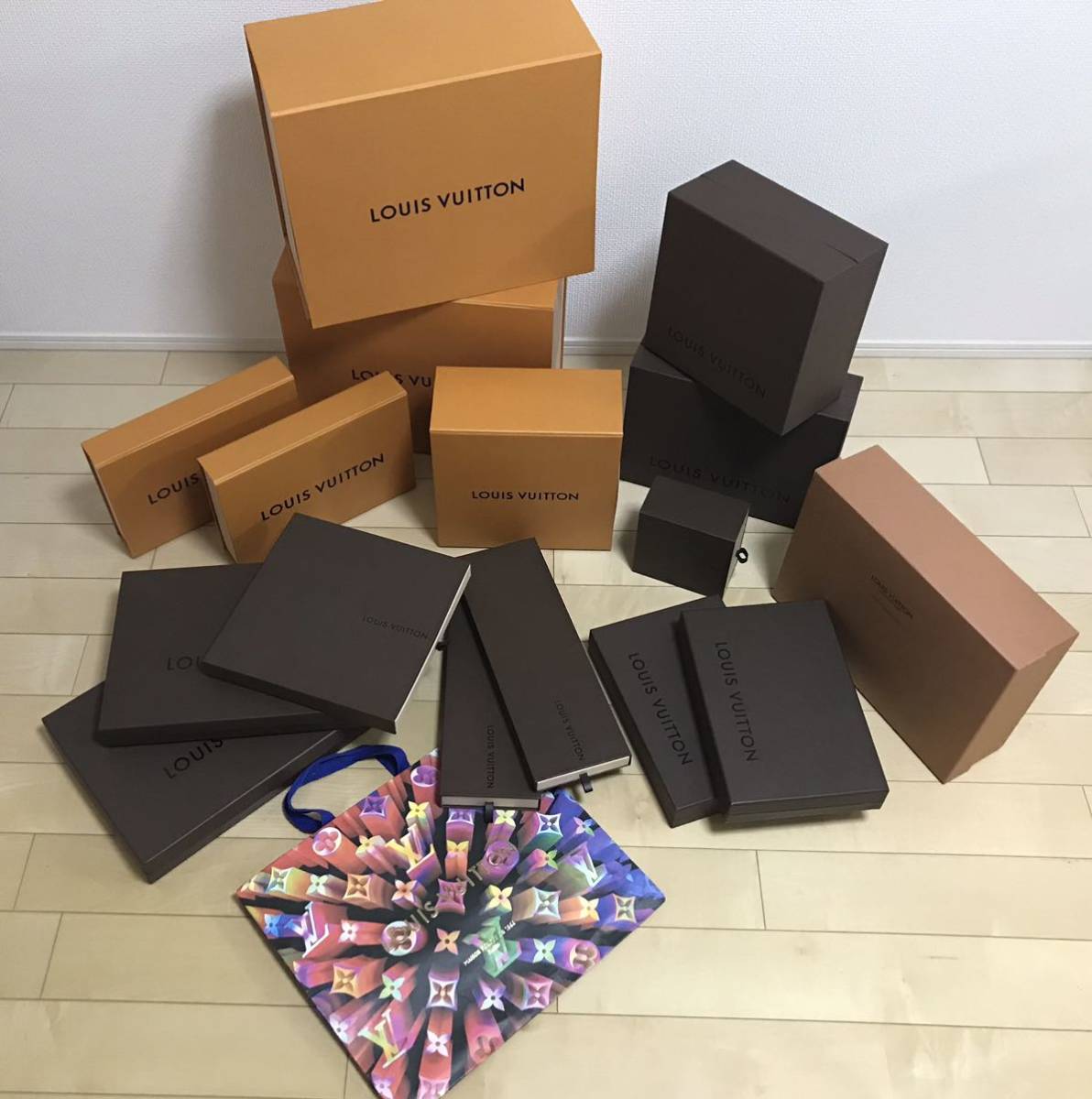 【空箱16個】ルイヴィトン LOUIS VUITTON LV 空箱 大きめ アパレル バッグ ベルト 紙袋