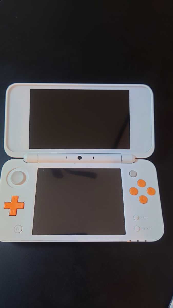中古 Newニンテンドー2DS LL 【ホワイト×オレンジ】 ＋  