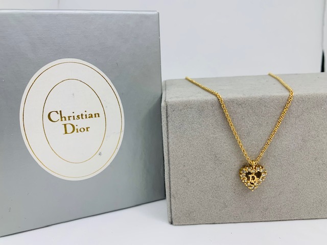 572 美品 Christian Dior ロゴ ハート ラインストーン ☆1000円スタート ☆Christian Dior クリスチャンディオール ハート型