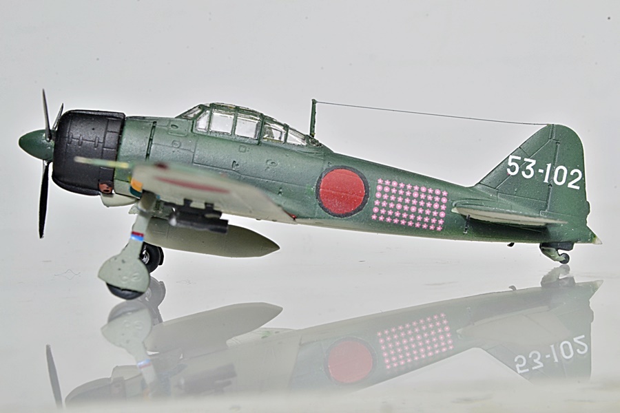 1/144 【完成品】◇帝国海軍零式艦上戦闘機21型 岩本徹三 ラバウル