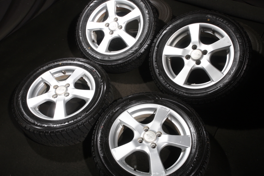 ★新品同様 175/65R15 国産ダンロップ AUTOBACS 2017年製 アルミ付4本セット iQアクアアクシオフィールダースペイドポルテヴィッツフィット