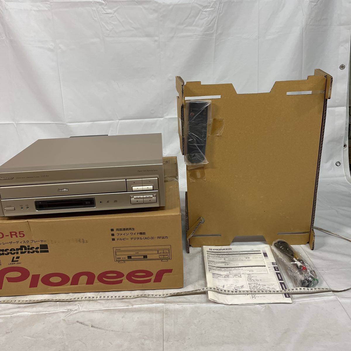 【ジャンク品】Pioneer パイオニア コンパクト　レーザーディスクプレーヤー CLD-Ｒ5。