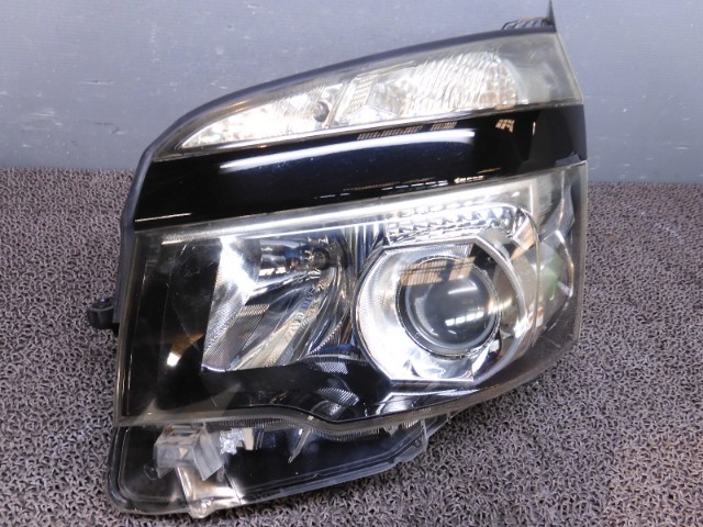 6894　トヨタ ヴォクシー　ZRR70　後期　HIDヘッドライト左　28-225