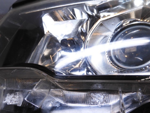 6894　トヨタ ヴォクシー　ZRR70　後期　HIDヘッドライト左　28-225 ヘッドライト ◆ ヴォクシー D4C 明るい エフシーエル