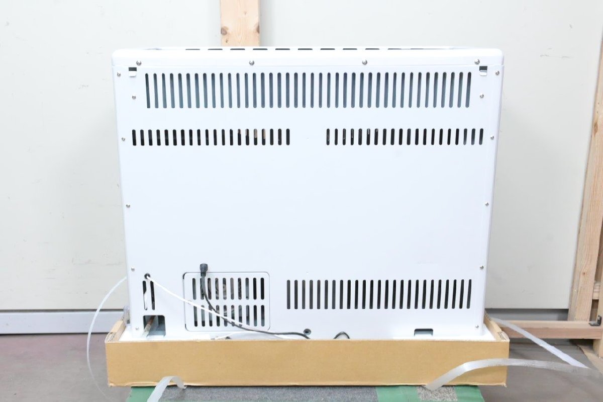 現状品 トヨトミ 2012年製 半密閉式石油ストーブ HR-650C(W) 煙突式 