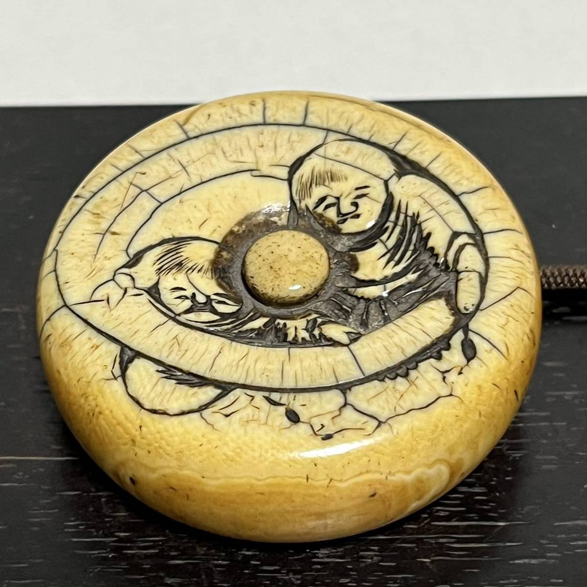 根付 | マンモス根付 饅頭形猩々牙彫根付 文化遺産オンライン 提物