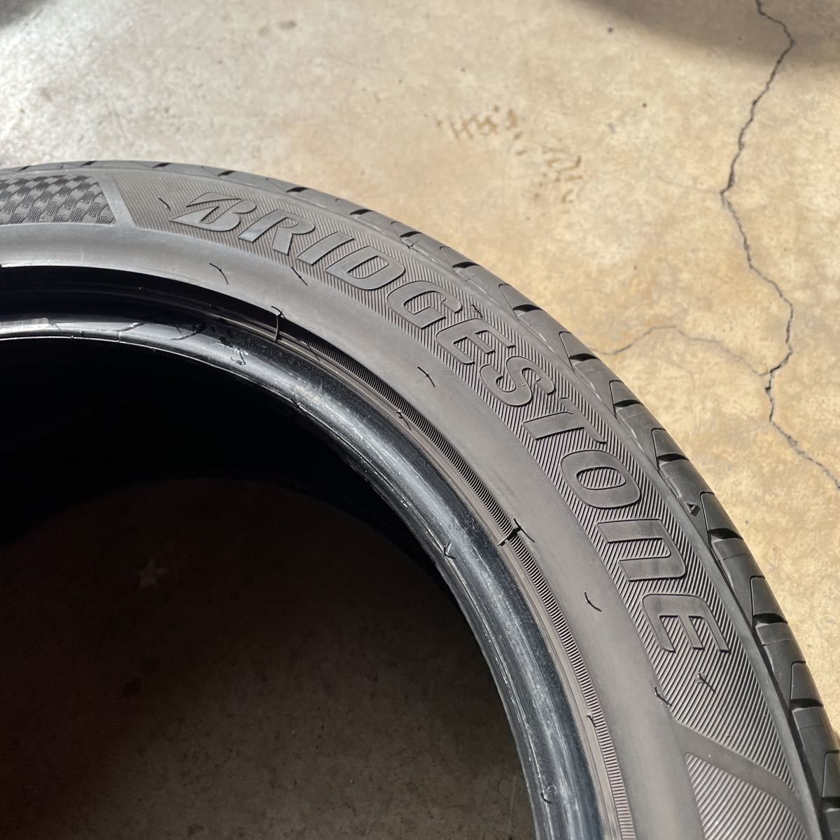 新品並み バリ山 245/45R17 ラジアル夏タイヤ 2本 ブリヂストン レグノ