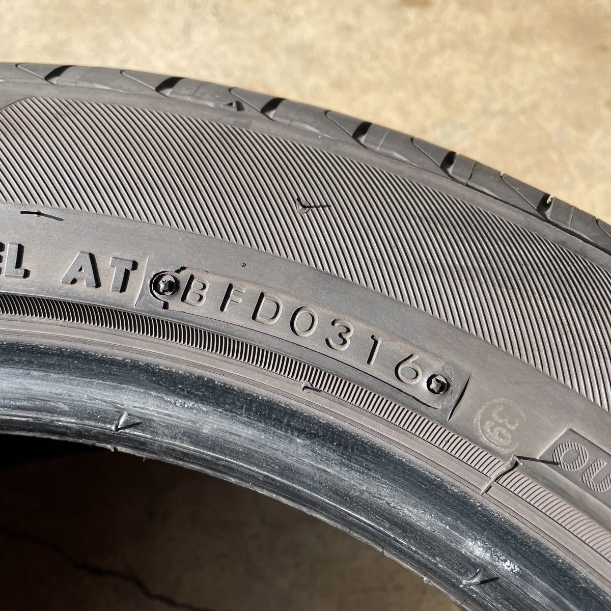 新品並み バリ山 245/45R17 ラジアル夏タイヤ 2本 ブリヂストン レグノ