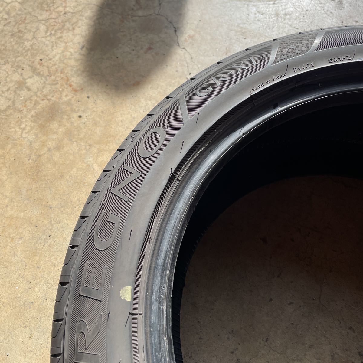 新品並み バリ山 245/45R17 ラジアル夏タイヤ 2本 ブリヂストン レグノ