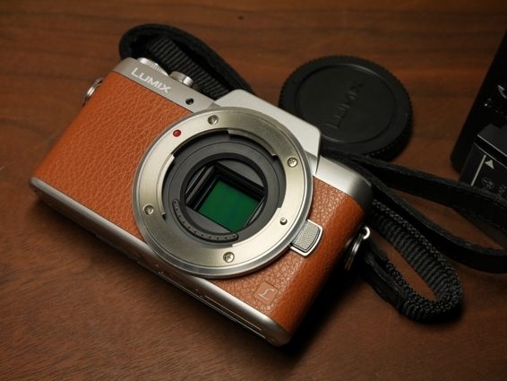 パナソニック Panasonic Lumix DMC-GF7 ブラウン AＢ程度 1円～