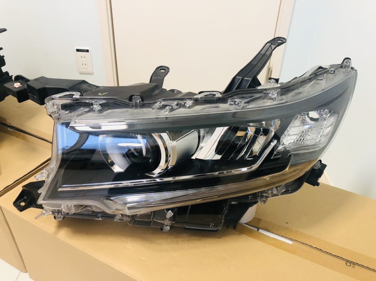 レンズ美品 ランドクルーザープラド 150系 後期 3型 トヨタ純正 LED