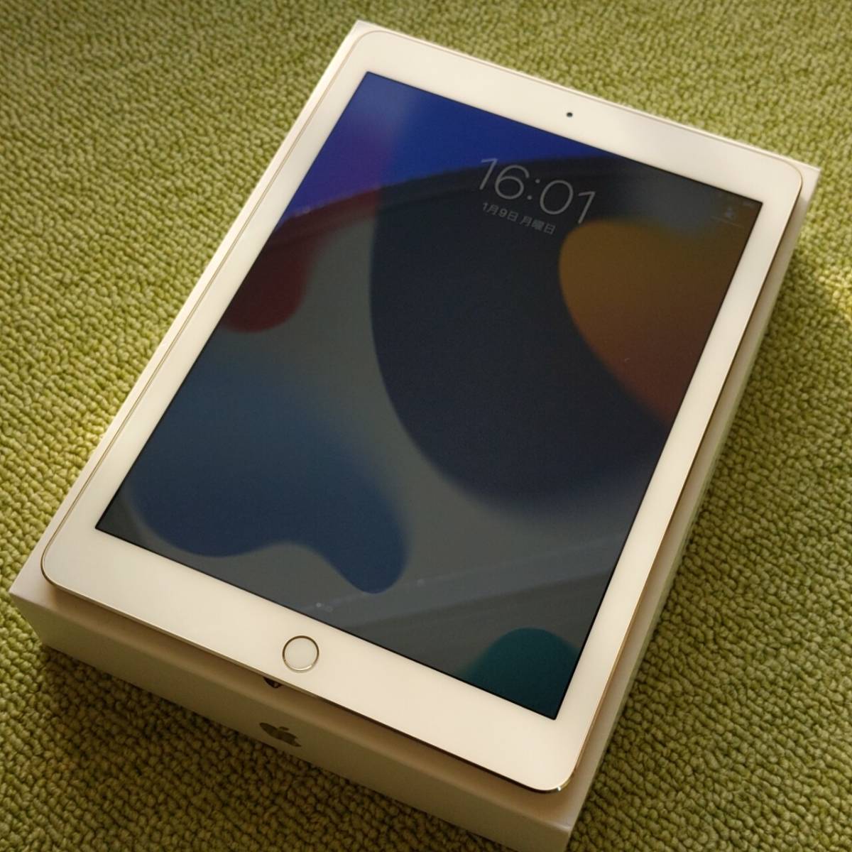 中古美品!! iPad Air2 白/ゴールド 送料無料 iPad ゴールド Air2 128GB