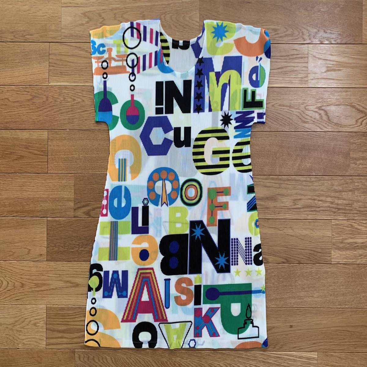 PLEATS PLEASE プリーツプリーズ 総柄 トップス イッセイミヤケ サイズ