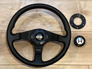 MOMOTUNERモモチューナー32パイ 小径ステアリングハンドル