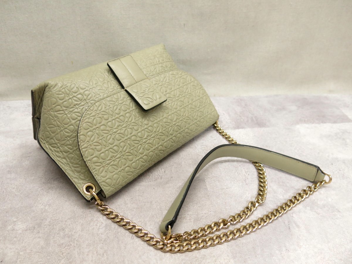 超美品○LOEWE ロエベ○アヴェニュー○リピート アナグラム 総柄 