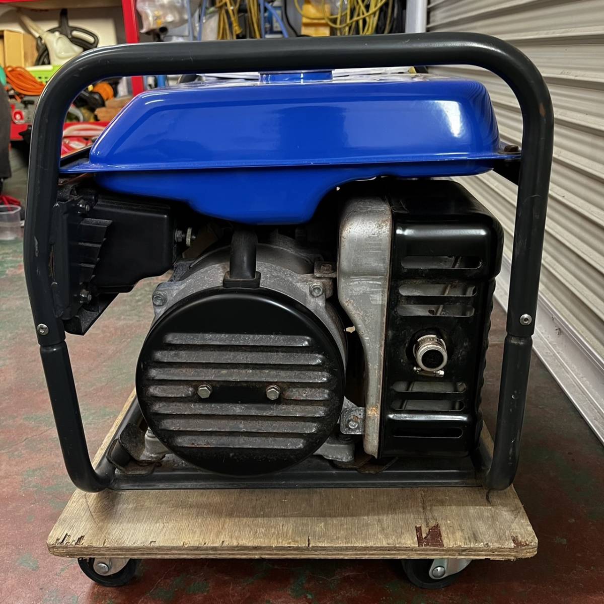 h1512 □中古□ YAMAHA 発電機 EF23H ヤマハ エンジン発電機 60Hz 工具