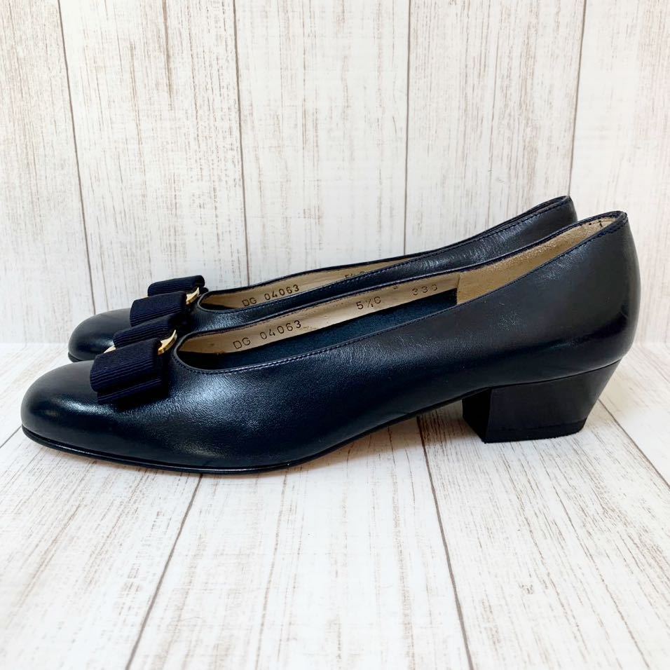 極美品 フェラガモ パンプス ヴァラ ネイビー 5 1/2 C Salvatore
