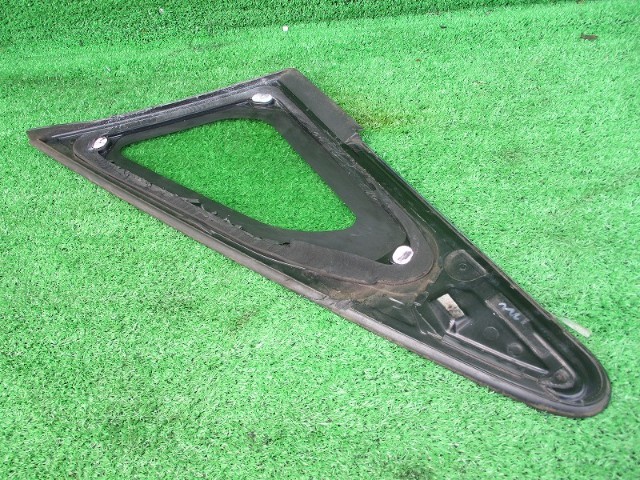 トヨタ プリウスα フロントクォーターガラス 右 H24 ZVW40 62110-47040