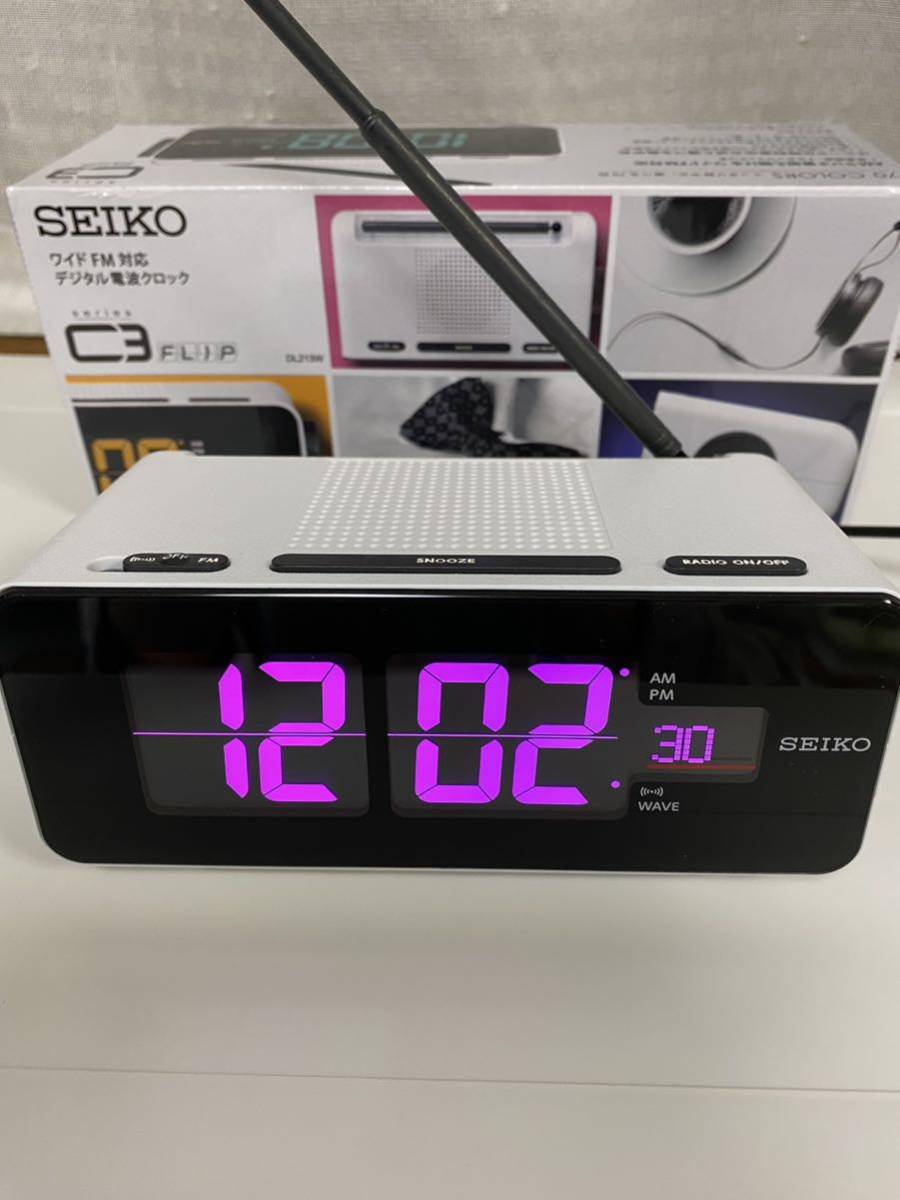 SEIKO 70COLORS AMラジオも聴ける DL213W 目覚まし時計 家具