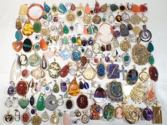 2051[T]■ペンダントトップ■天然石 その他 150点以上！SILVER刻印含む/(検)カメオ風 翡翠 瑪瑙 パール 真珠 カラーストーン 色石