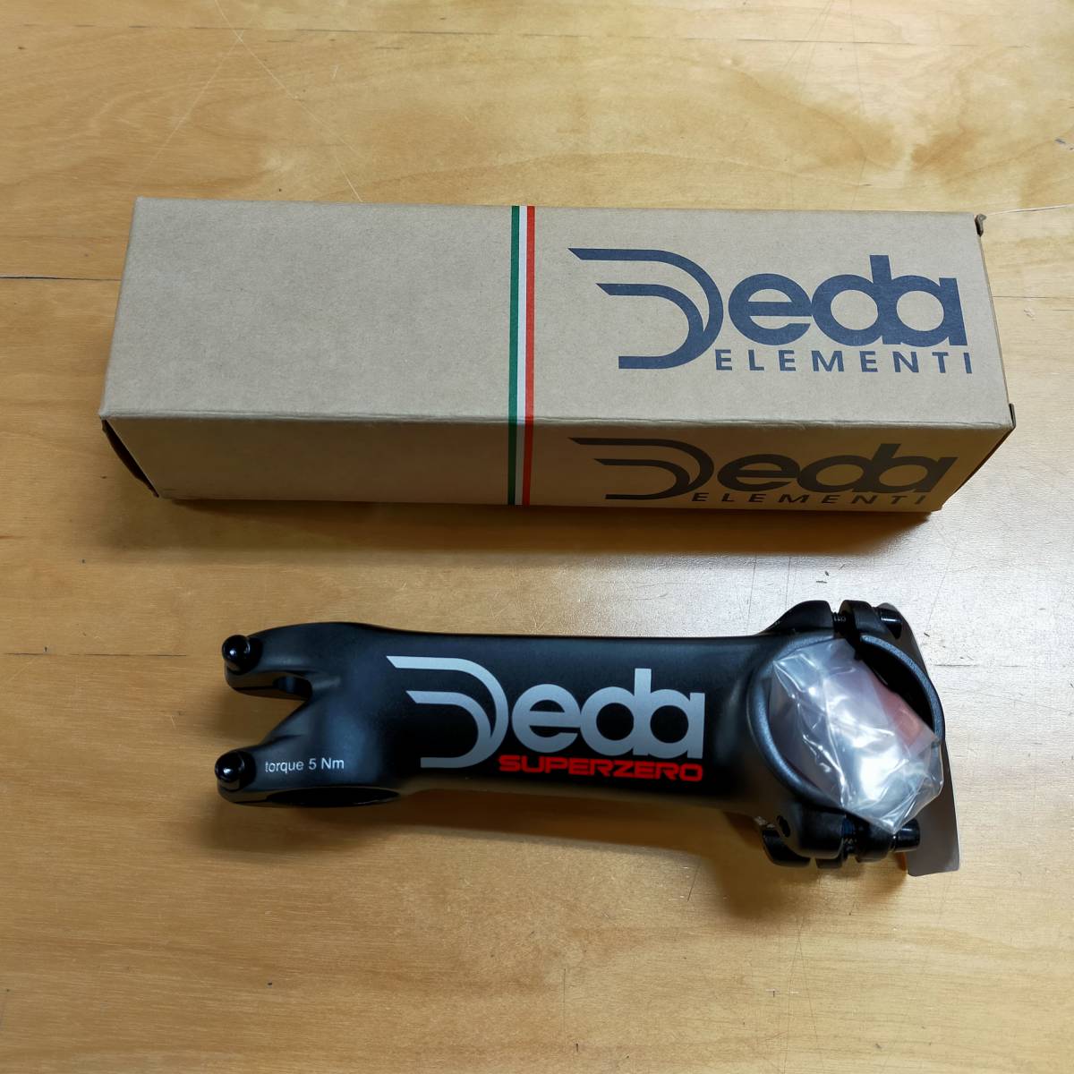 SUPERZERO TEAM 110㎜ 82° シュレッドレスステム DEDA スーパーゼロ