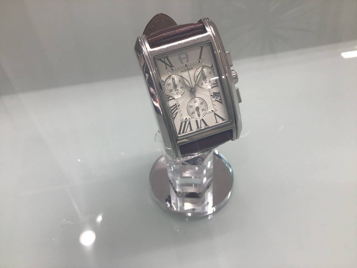 ☆アイグナー　AIGNER メンズウォッチ　クロノグラフ　白文字盤　腕時計　男性用　クォーツ☆　