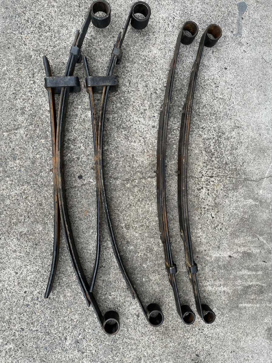 ジムニーJA11 ノーマルリーフ　シャックル付き