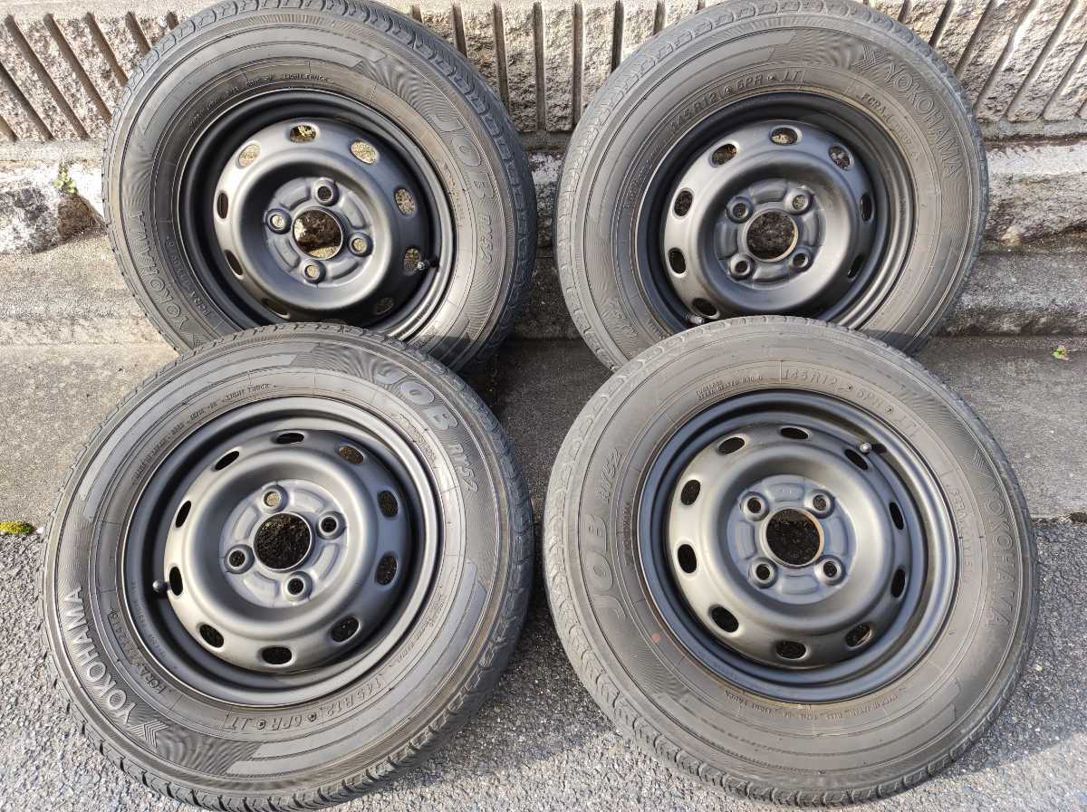 鉄ホイール マットブラック自家塗装 12x4.00B +45くらい？PCD 100 4H ハブ径59mm ヨコハマJOB RY52 145R12 6PR LT スバル車 サンバーで使用