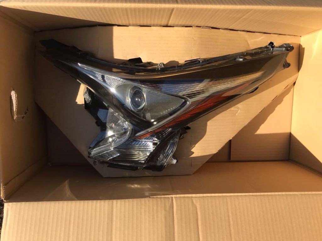 トヨタ プリウス 左ヘッドライト 50系81185-47691