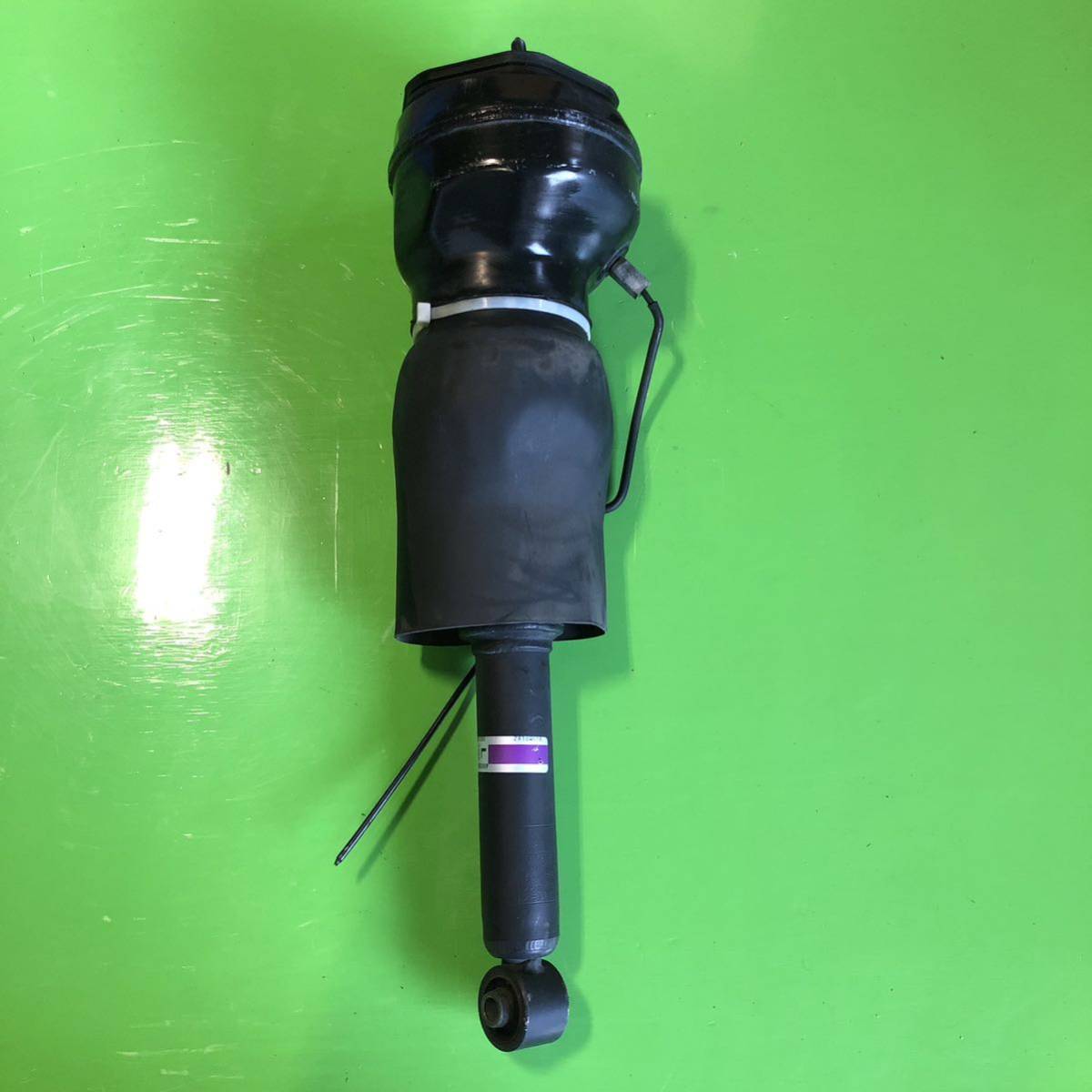 NS493 中古 セルシオ UCF20 UCF21 純正 後期 エアサス 車高調 48090-50100 左 リア サスペンション 1本