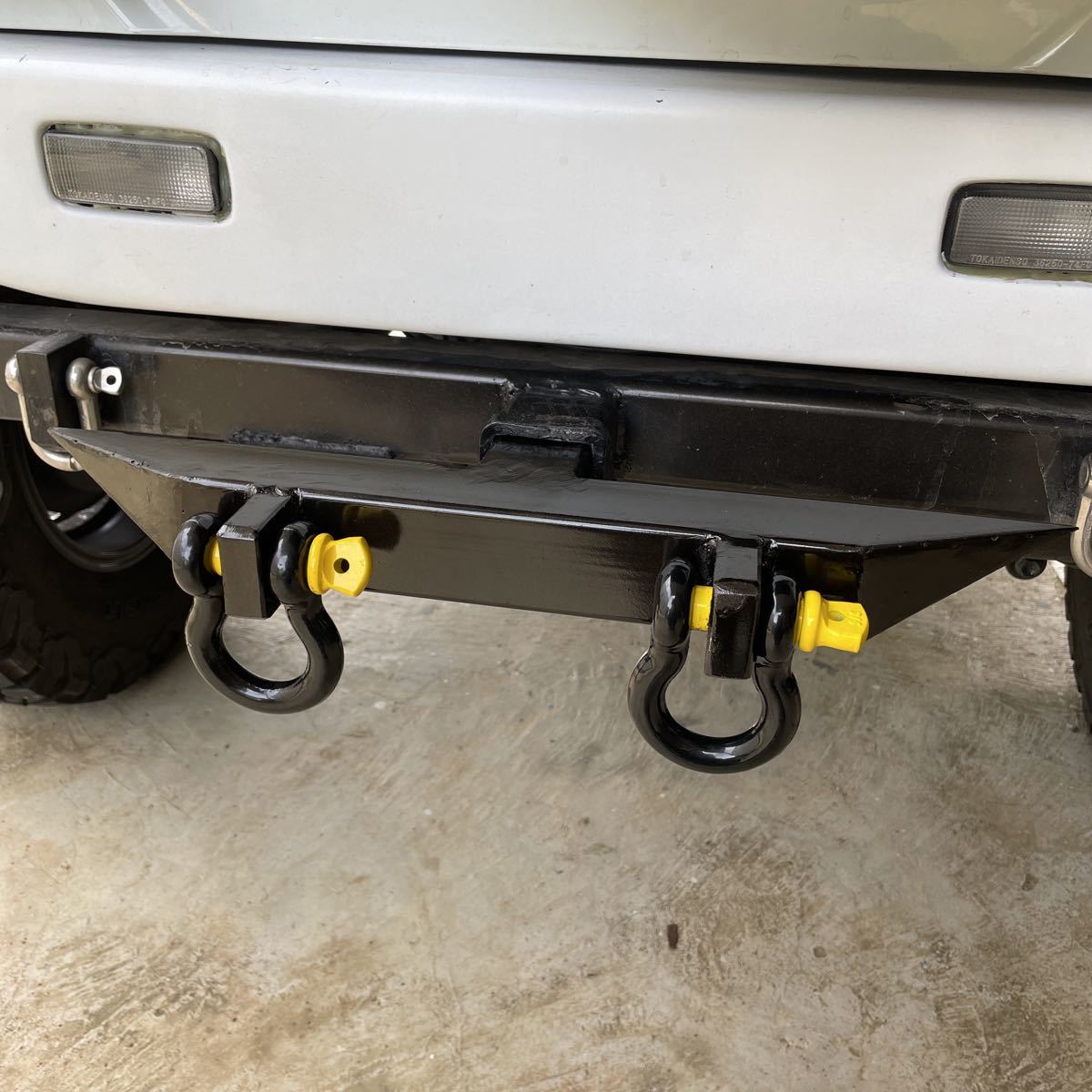 ヒッチメンバー 用ステップ19mmシャックル取付斜めカットタイプ　トンガリ系jeepの社外バンパーイメージ