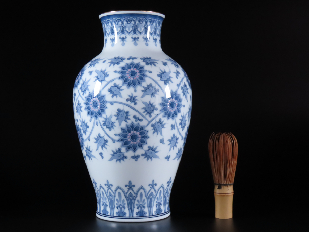 大倉陶園okura 手描 呉須唐草 高さ35cm 花瓶 大倉陶園 呉須唐草 花瓶 - 花瓶