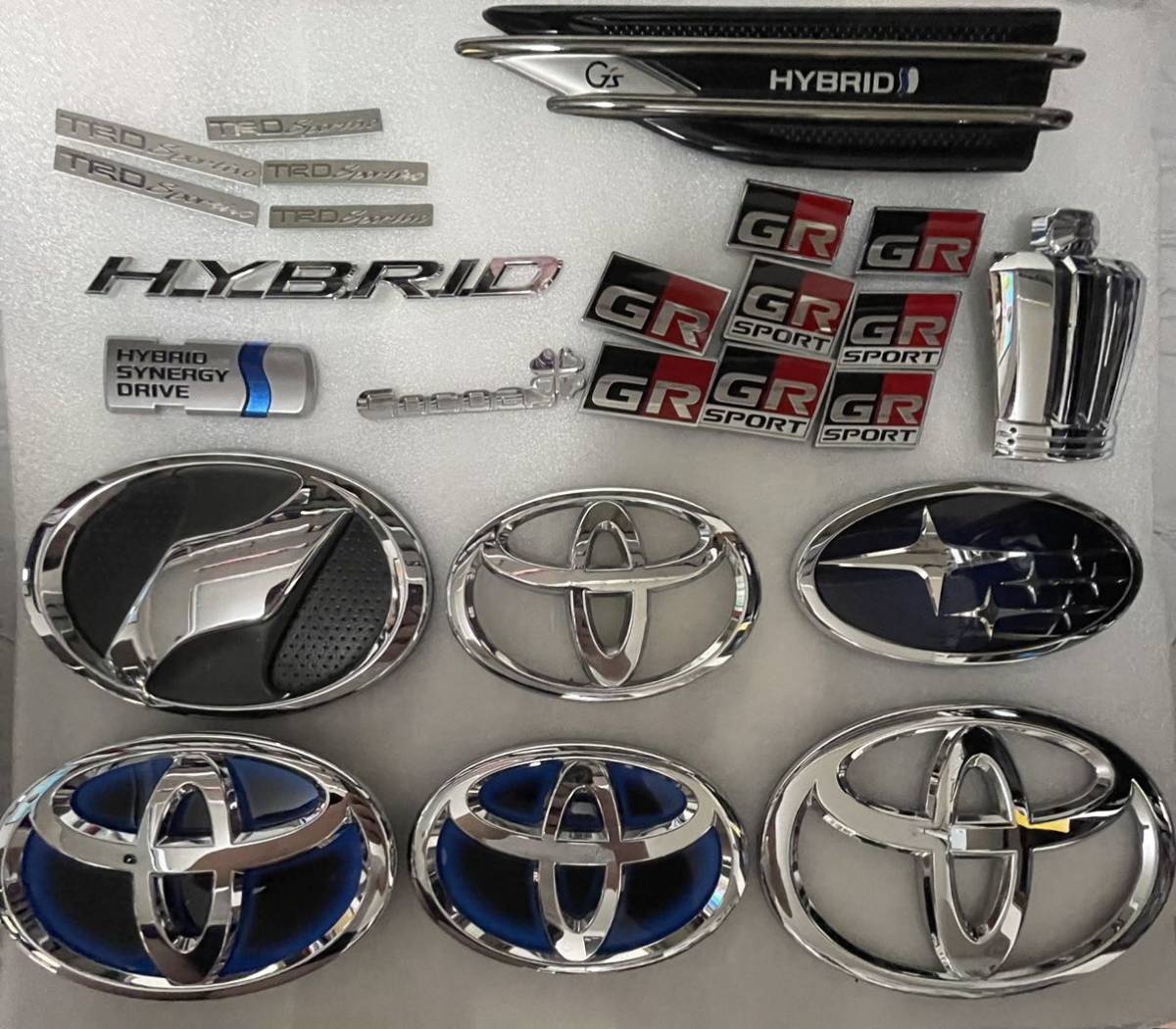 1円スタート！トヨタ系エンブレム まとめ売り TRD HYBRID cocoa ノア 