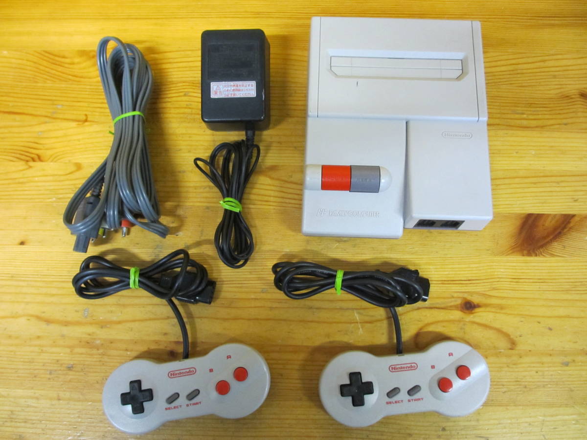 【Y448】任天堂 Newファミコン セット HVC-101 中古 動作品 本体 コントローラー×2個 アダプタ 接続ケーブル NINTENDO FAMICOM